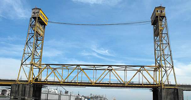 The Ministry of Communications and Transportation makes major repairs to Bridge Coatzacoalcos I